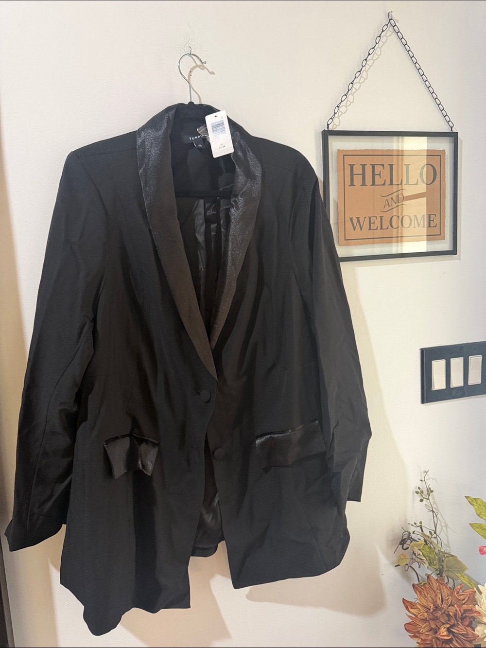 torrid Black Satin-Lapel Men's Blazer
